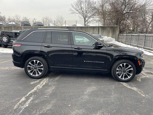 2022 Jeep Grand Cherokee 4xe Overland