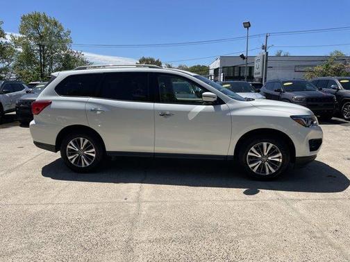 2020 Nissan Pathfinder SL