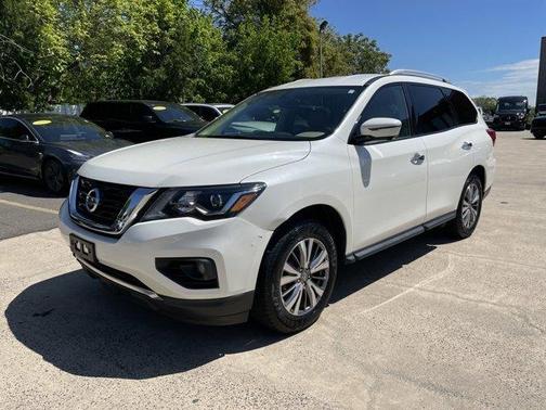 2020 Nissan Pathfinder SL