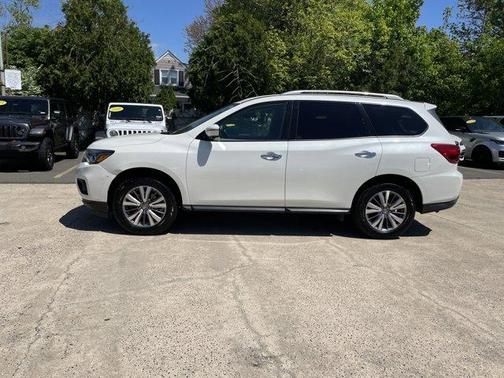 2020 Nissan Pathfinder SL