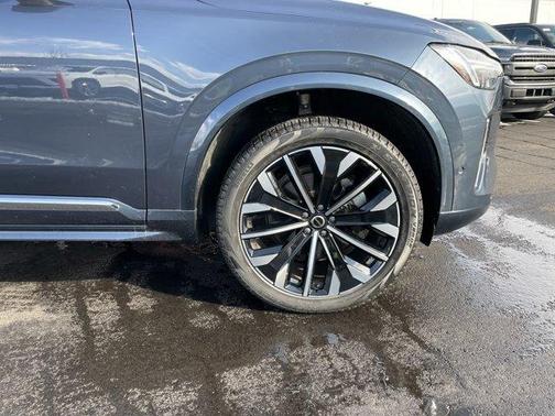 2025 Volvo XC90 B6 Plus 7-Seater