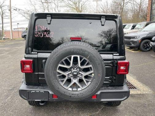 2025 Jeep Wrangler Sahara