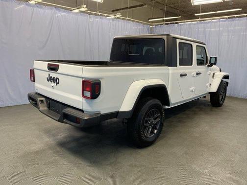 2024 Jeep Gladiator Sport