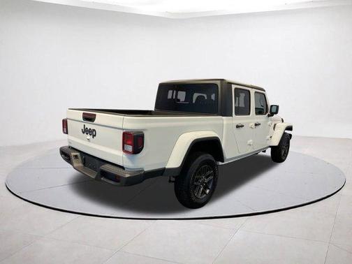 2024 Jeep Gladiator Sport