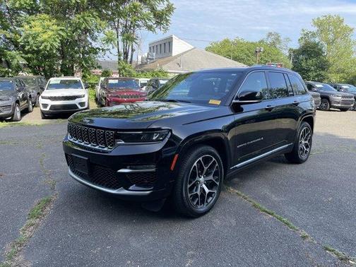 2022 Jeep Grand Cherokee Summit