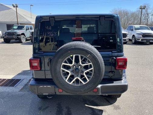 2025 Jeep Wrangler Sahara