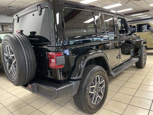 2025 Jeep Wrangler Sahara