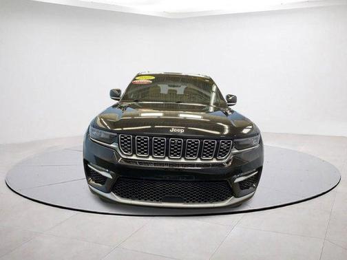 2022 Jeep Grand Cherokee Summit