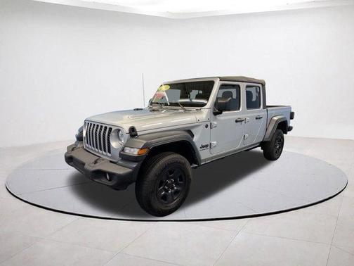 2022 Jeep Gladiator Sport