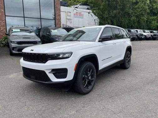 2025 Jeep Grand Cherokee Laredo