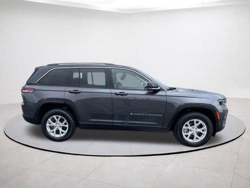 Metallic 2023 Jeep Grand Cherokee Limited
