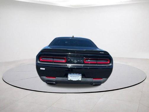 Pitch Black Clearcoat 2016 Dodge Challenger R/T Scat Pack