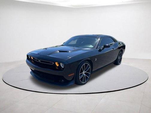 Pitch Black Clearcoat 2016 Dodge Challenger R/T Scat Pack