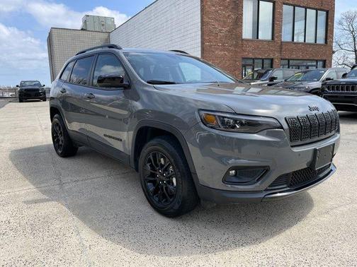 2023 Jeep Cherokee Altitude Lux