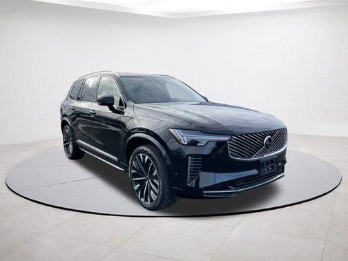2025 Volvo XC90 B6 Plus 7-Seater