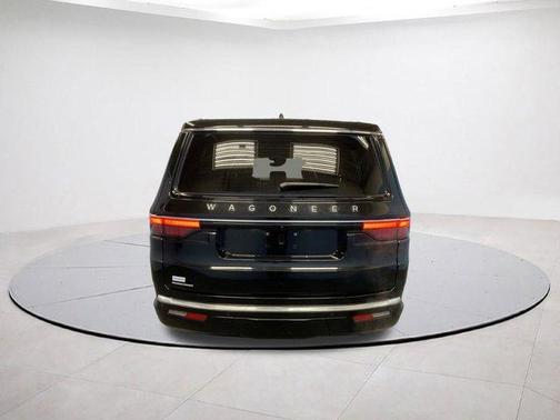 2023 Jeep Wagoneer Base