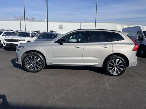 2025 Volvo XC60 B5 Plus