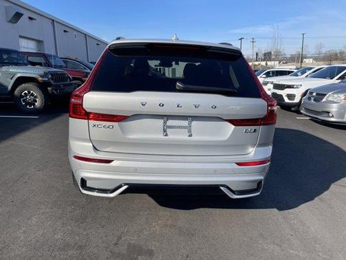 2025 Volvo XC60 B5 Plus