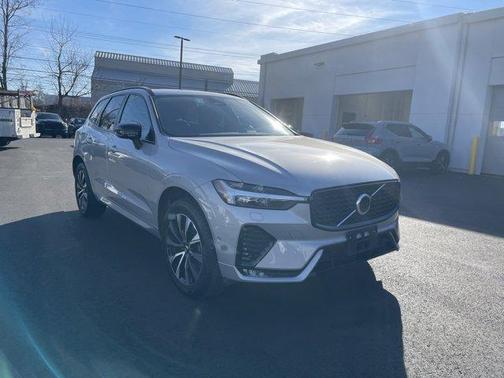 2025 Volvo XC60 B5 Plus