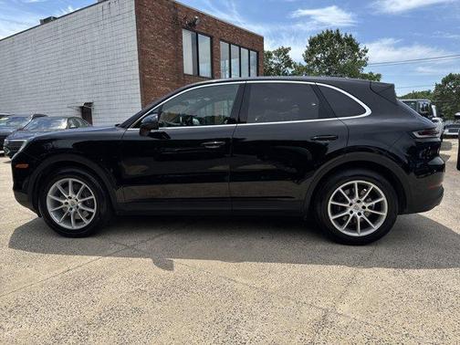 2024 Porsche Cayenne Base