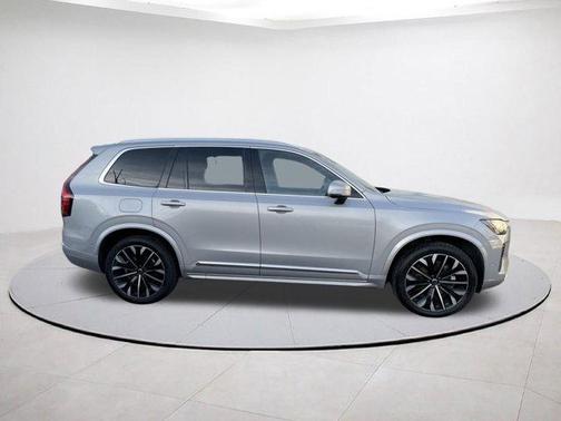 2025 Volvo XC90 B6 Plus 7-Seater