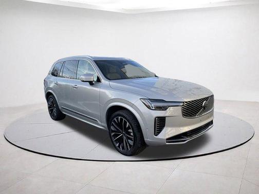 2025 Volvo XC90 B6 Plus 7-Seater