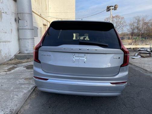 2025 Volvo XC90 B6 Plus 7-Seater