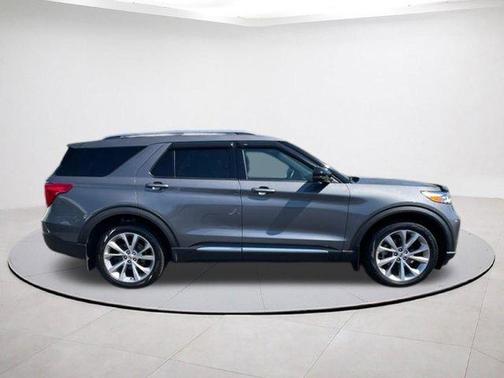 Gray Metallic 2021 Ford Explorer Platinum