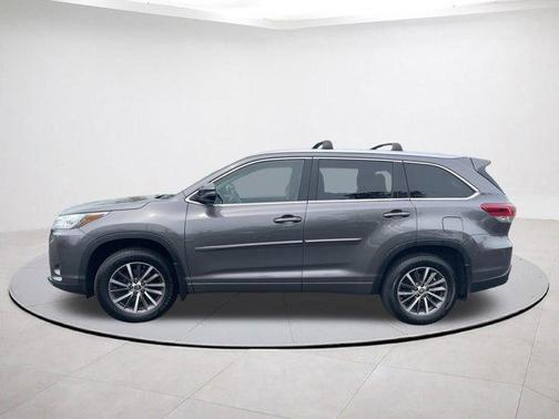 Predawn Gray Mica 2018 Toyota Highlander XLE