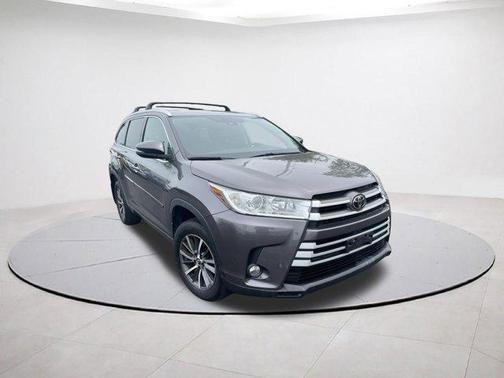 Predawn Gray Mica 2018 Toyota Highlander XLE