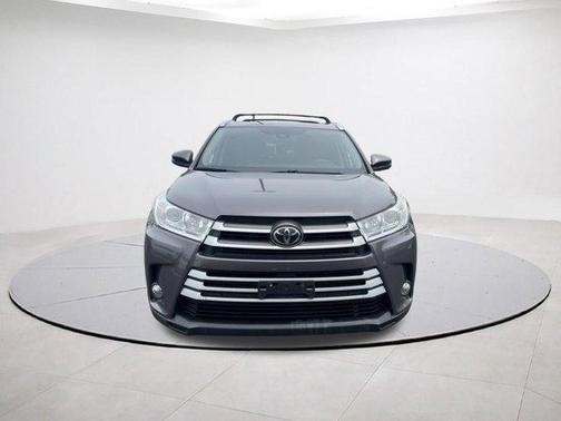 Predawn Gray Mica 2018 Toyota Highlander XLE