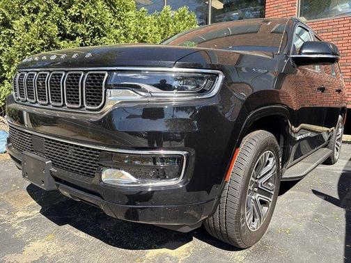 2025 Jeep Wagoneer Base