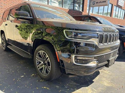 2025 Jeep Wagoneer Base
