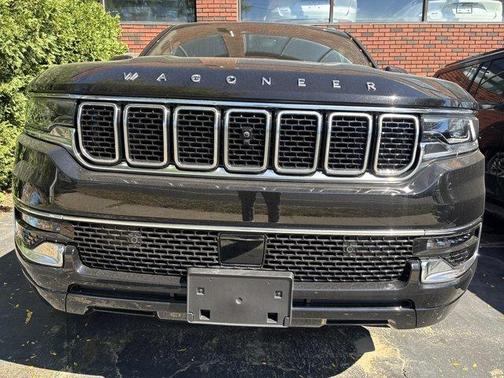 2025 Jeep Wagoneer Base