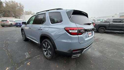 2025 Honda Pilot Touring 8-Passenger