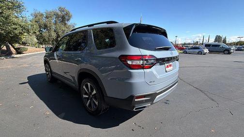 2025 Honda Pilot Touring 8-Passenger