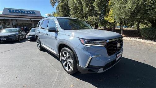 2025 Honda Pilot Touring 8-Passenger