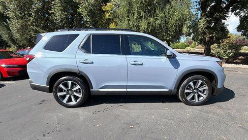 2025 Honda Pilot Touring 8-Passenger