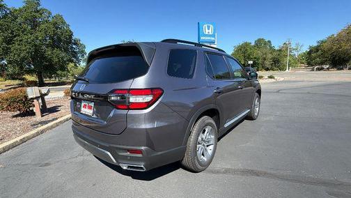 Modern Steel Metallic 2026 Honda Pilot EX-L