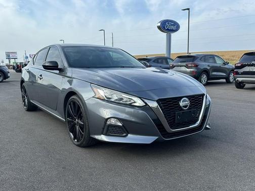 2020 Nissan Altima SR FWD