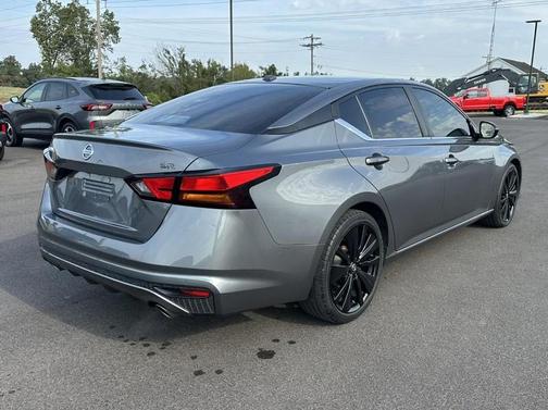 2020 Nissan Altima SR FWD