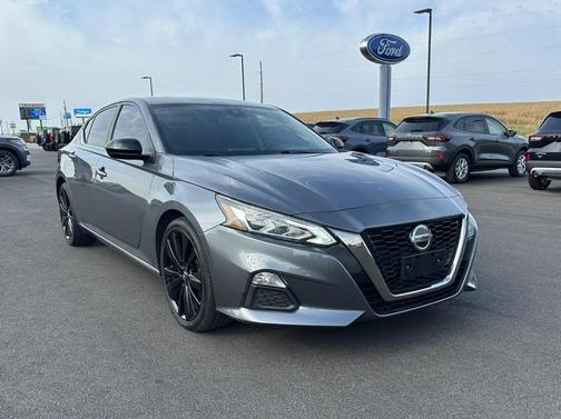 2020 Nissan Altima SR FWD