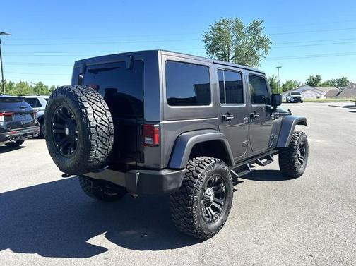 Granite Crystal Metallic Clearcoat 2017 Jeep Wrangler Unlimited Smoky Mountain 4x4