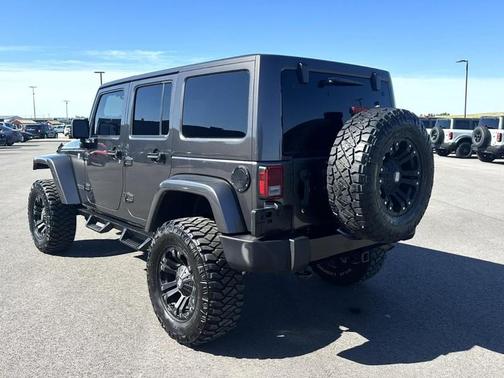 Granite Crystal Metallic Clearcoat 2017 Jeep Wrangler Unlimited Smoky Mountain 4x4