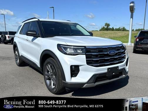 Space White Metallic 2026 Ford Explorer Active