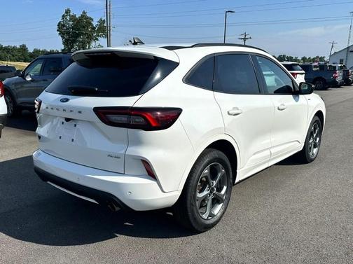 Star White Metallic Tri-Coat 2024 Ford Escape ST-Line