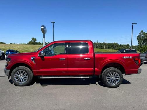 Ruby Red Metallic Tinted Clearcoat 2026 Ford F-150 XLT