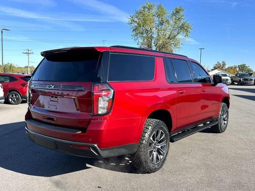 2022 Chevrolet Suburban 4WD Z71