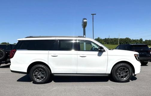 Star White Metallic Tri-Coat 2026 Ford Expedition Max Active 4x4