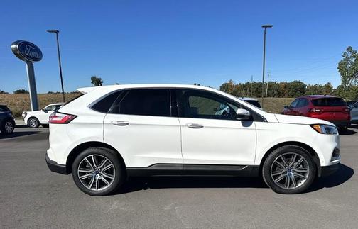 2021 Ford Edge Titanium